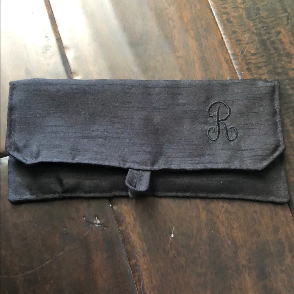 NWOT Black R Initial Jewelry Case